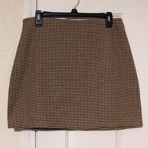 Zip Back Houndstooth Skirt